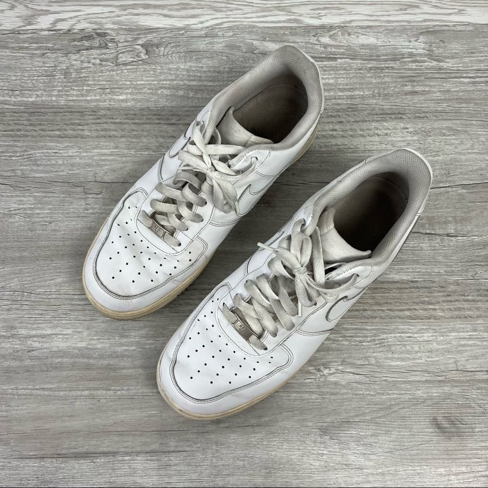 Nike Air Force 1 Size 11.5 Men’s White Low Top Sneakers All White - Picture 3 of 8